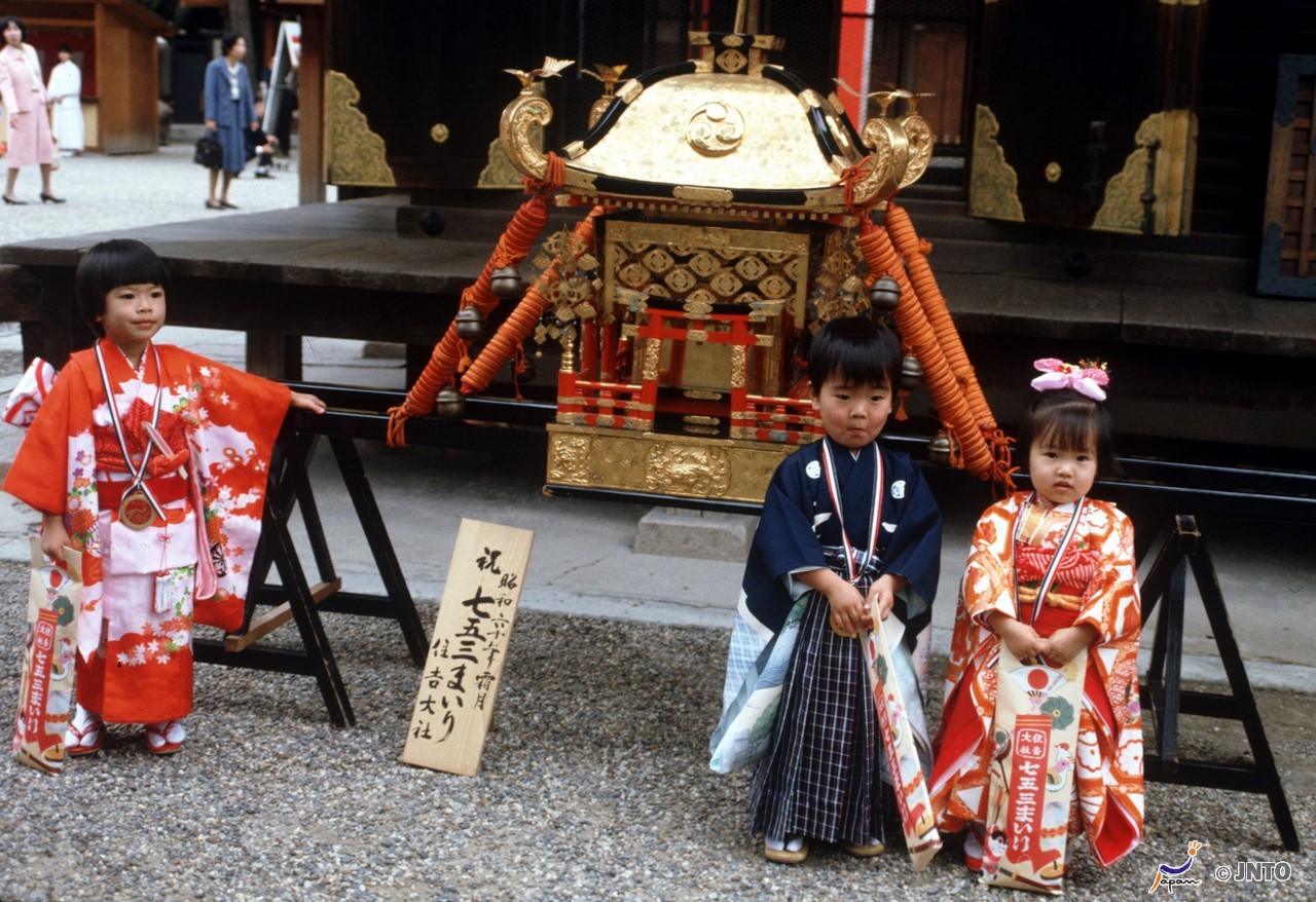 Lễ hội 7-5-3 cho trẻ em Nhật Bản hay ngày lễ Shichi-Go-San chính là ngày lễ trưởng thành.